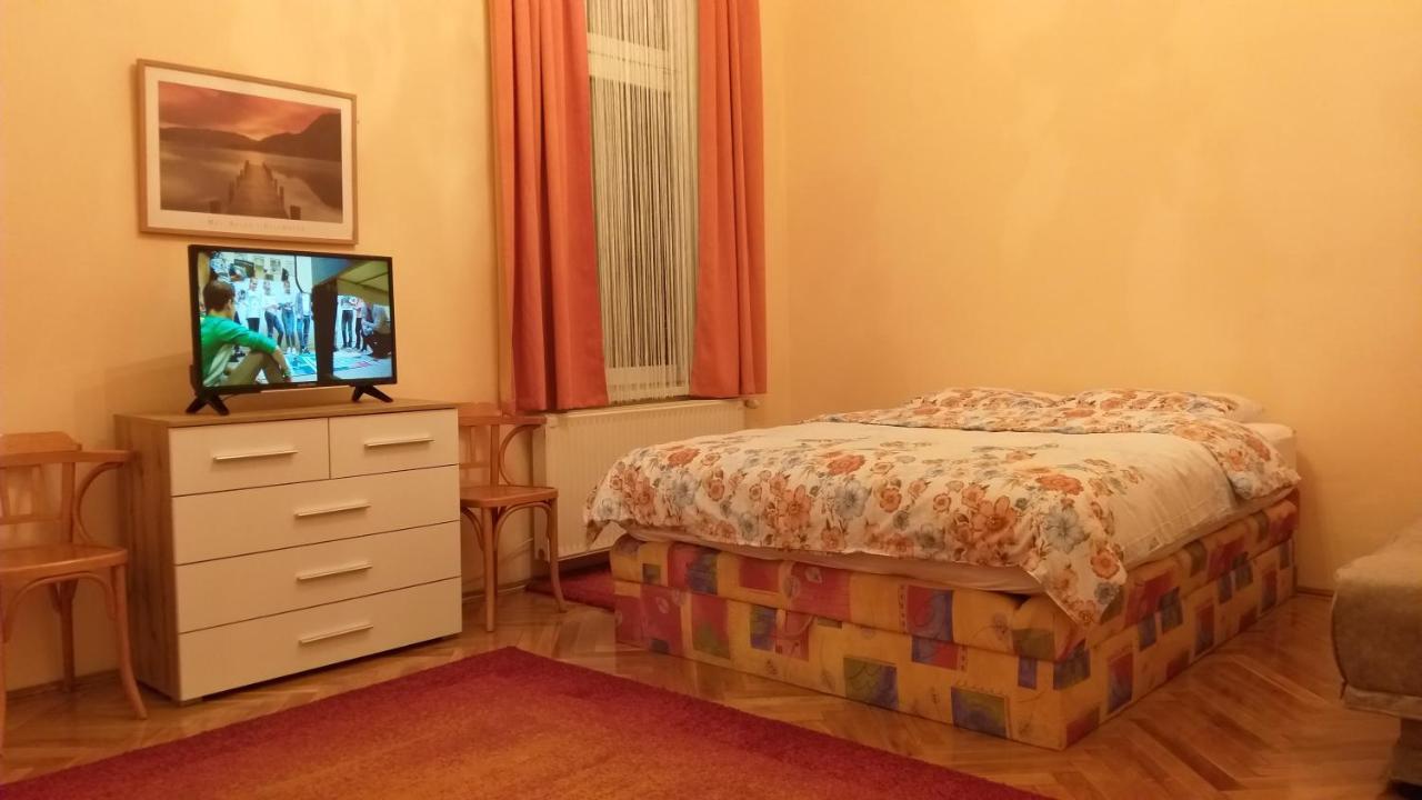 Tempo Courtyard Apartman — Photos 2